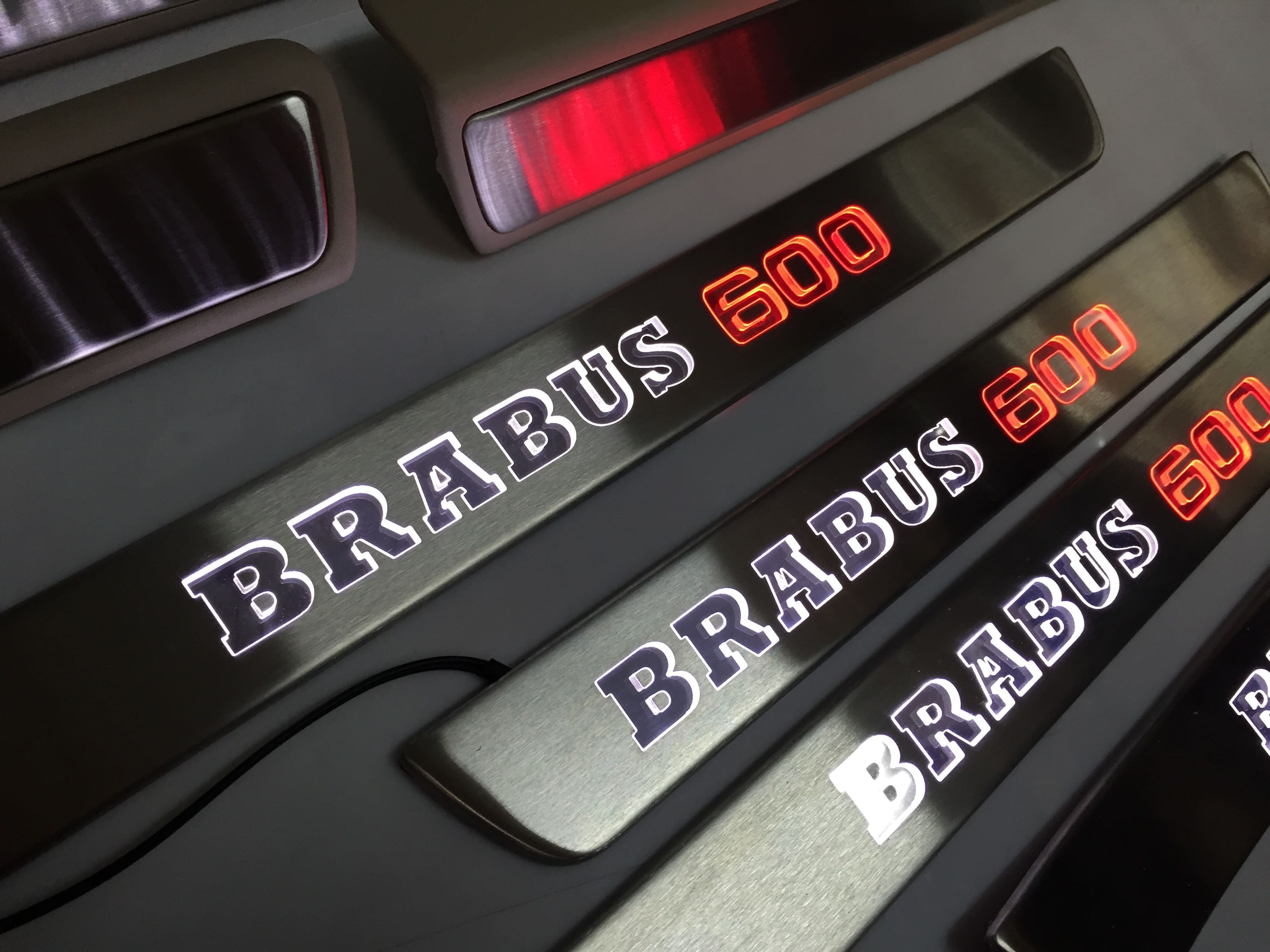 Nakładki na progi listwy srebrne Mercedes-Benz W222 2013-2020 S-klasa Brabus 800 8 szt